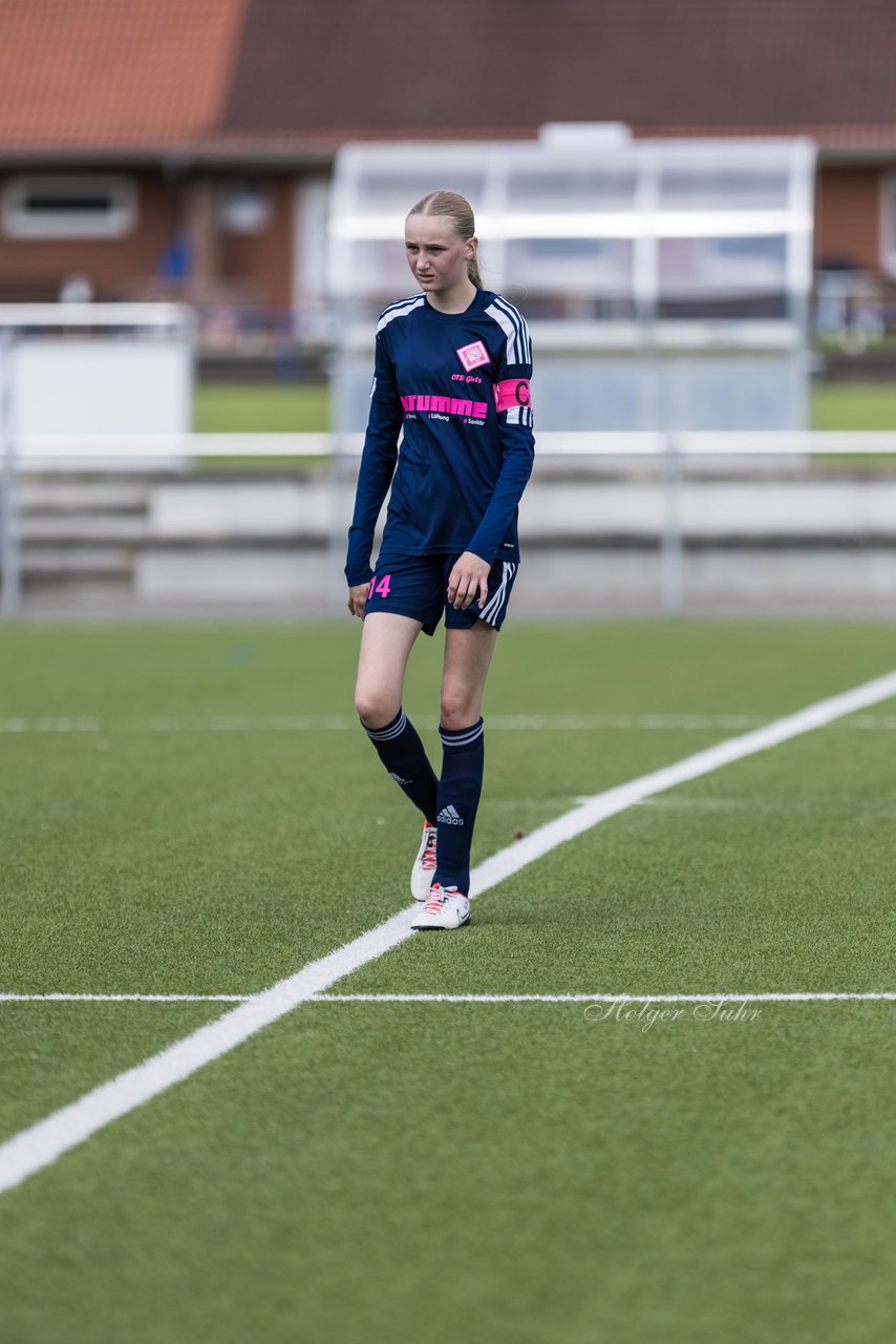 Bild 292 - wCJ Osterroenfelder TSV - VfL Pinneberg : Ergebnis: 0:15